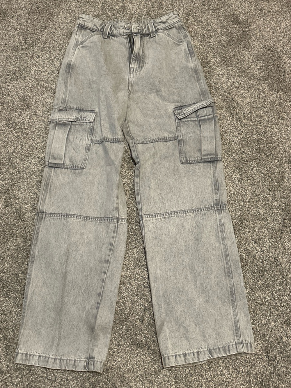 H&M Women's Straight Leg Cargo Jeans — Light Gray Wash
